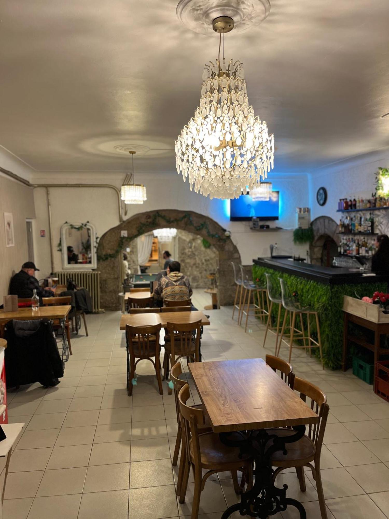 Cafe Du Commerce Genolhac Exteriör bild